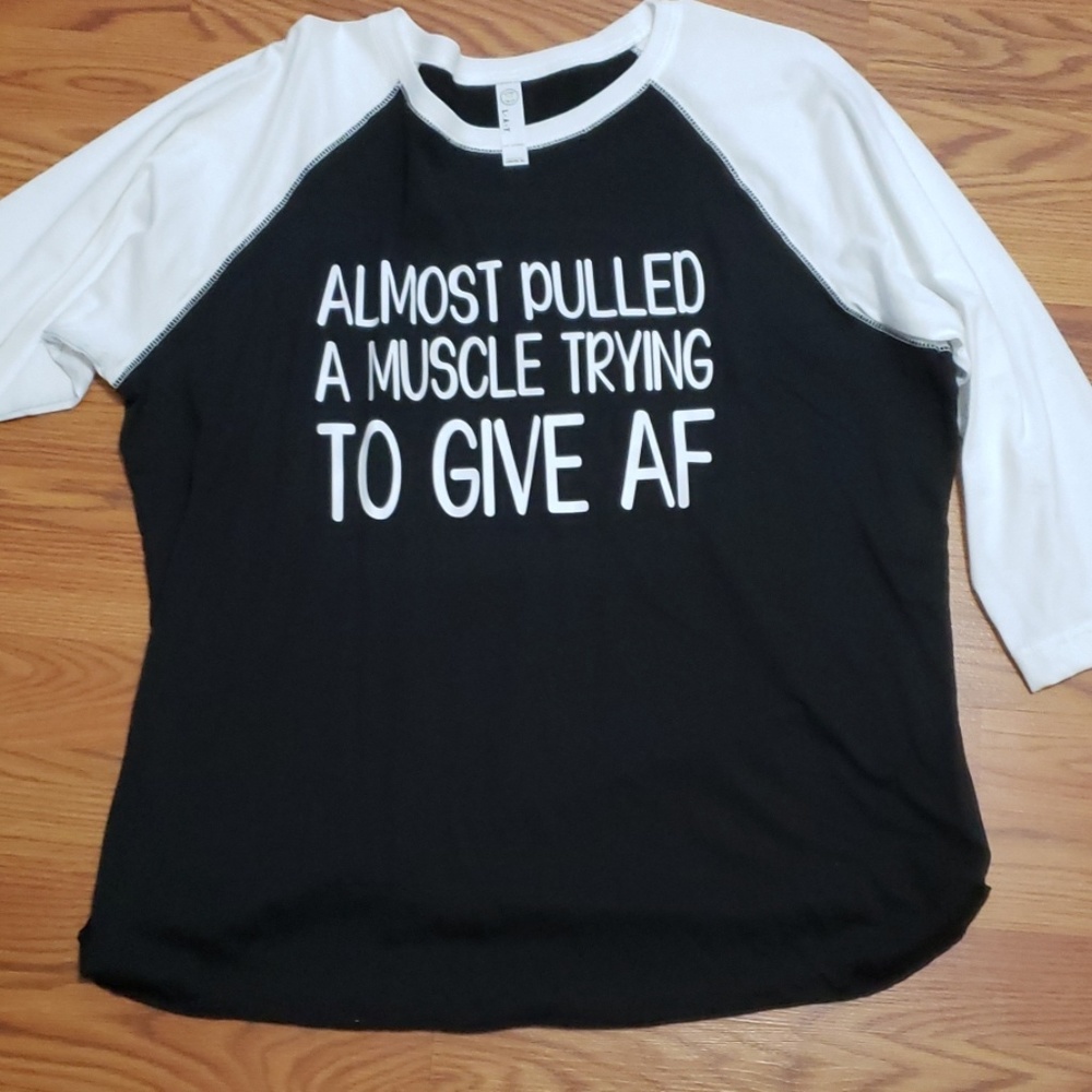 Raglan tee